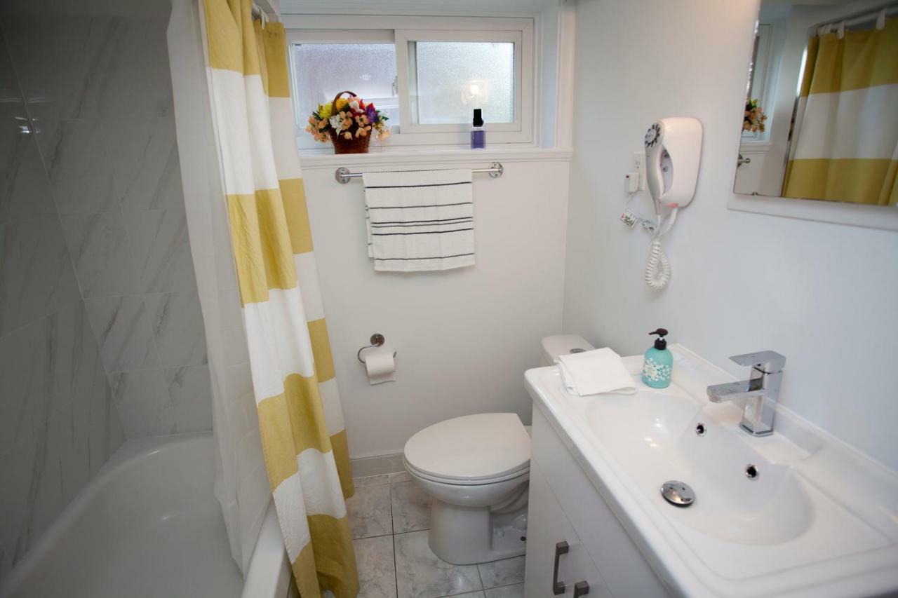 Cozy 3Br 2Bth Lower Unit, A Min To Hwy401, 404 & Dvp Βίλα Τορόντο Εξωτερικό φωτογραφία